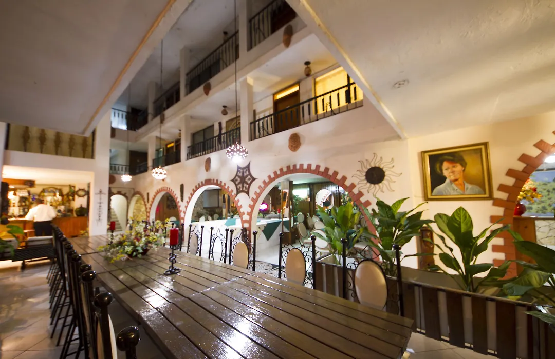 Ideal Villa Hotel-1
